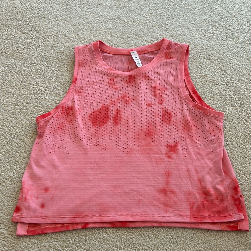 Lululemon train to be tank